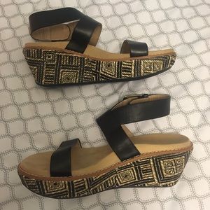 Vionic wedge sandal sz9 w/Orthaheel technology EUC